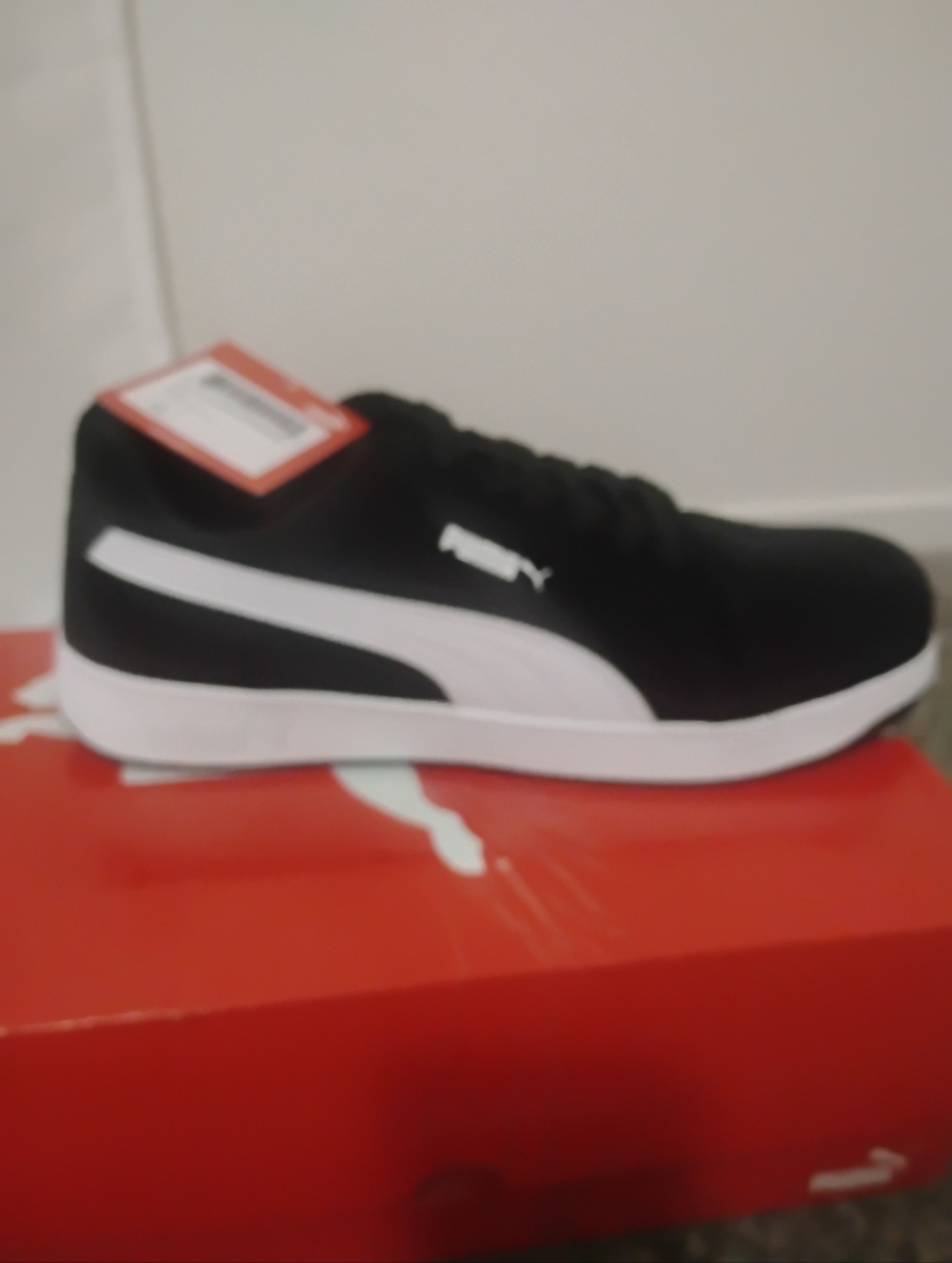 Puma Men’s Black & White Low-Top Sneakers